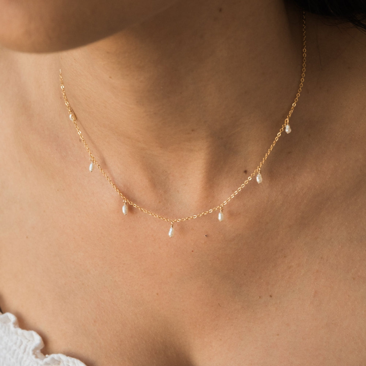 Dangling Pearl Necklace
