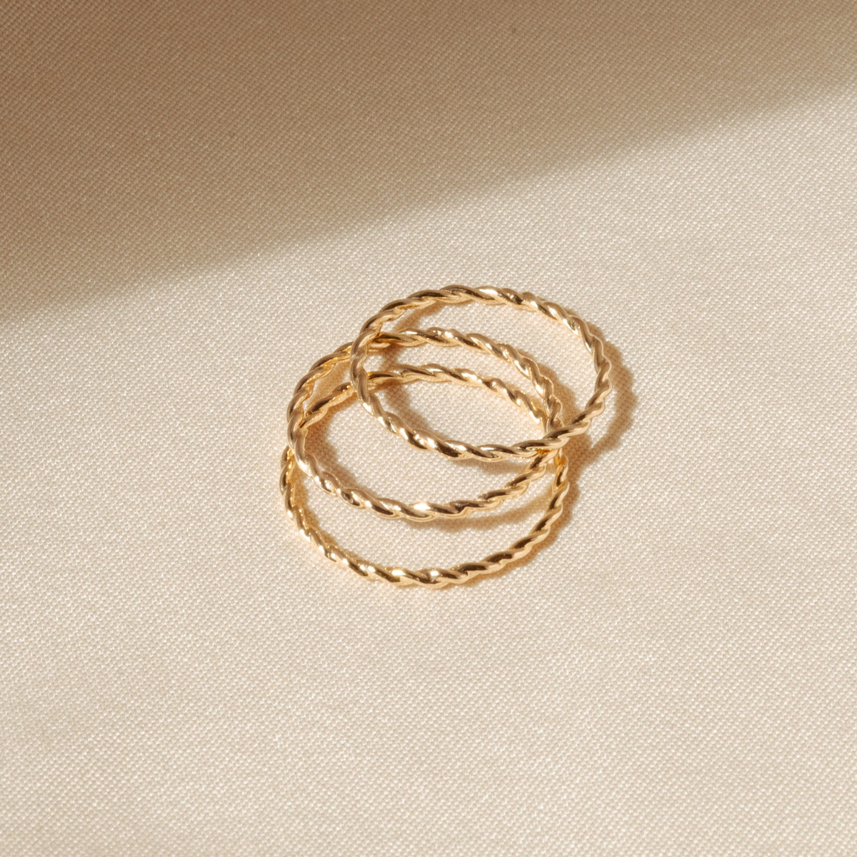 Dainty Twist Ring - 14k Gold