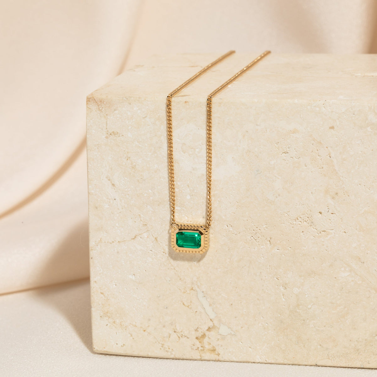Ribbed Emerald Necklace