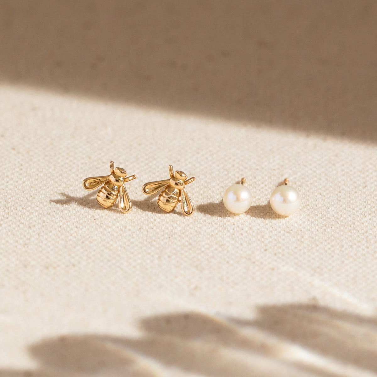 Pearl Screwback Stud Earrings