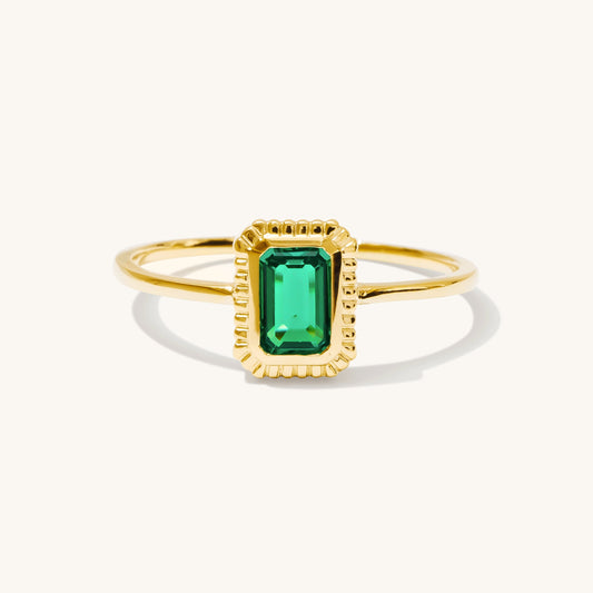 Dainty Ribbed Emerald Ring