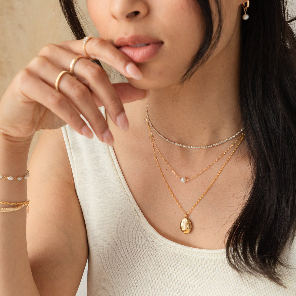 Oval Locket Necklace (Matte Back)