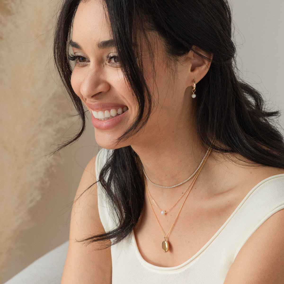 Oval Locket Necklace (Matte Back)