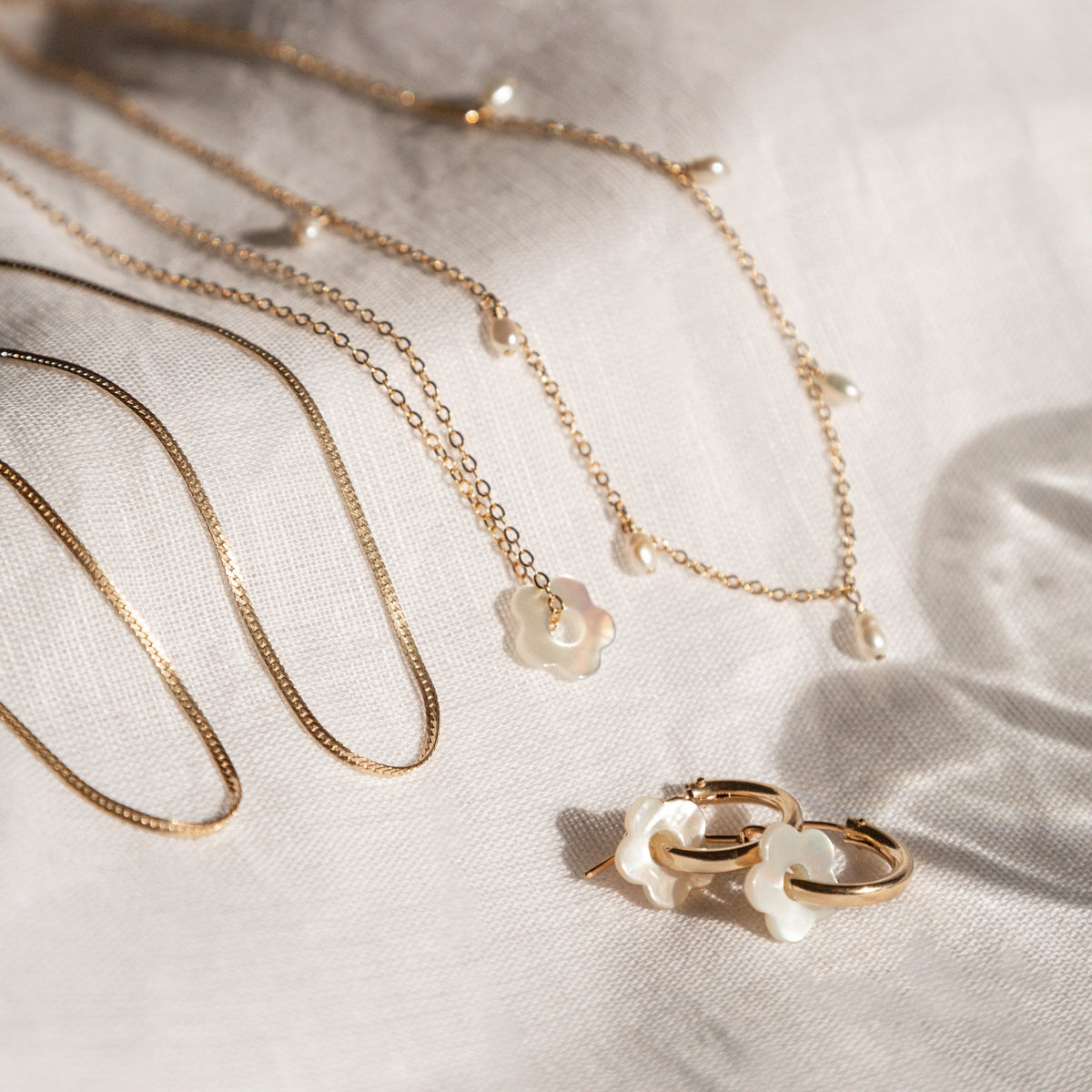 Flower Pearl Necklace